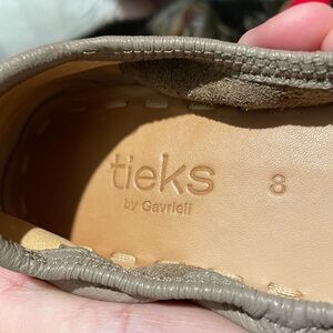 Tieks by Gavrieli, “Taupe” color, size 8